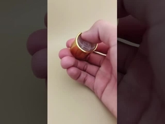 Kuning Aluminium-Plastik Bulat Tutup halus dengan Tombol Jelas untuk Botol Perawatan Kulit