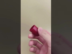 Tutup Plastik Merah Desain Bagus untuk Botol Perawatan Kulit