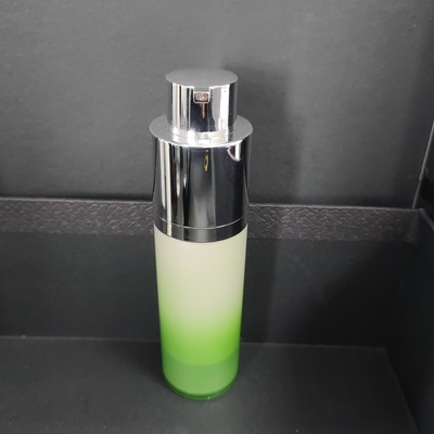 Botol Pompa Tanpa Udara dengan Permukaan Glossy dan Sertifikasi ISO