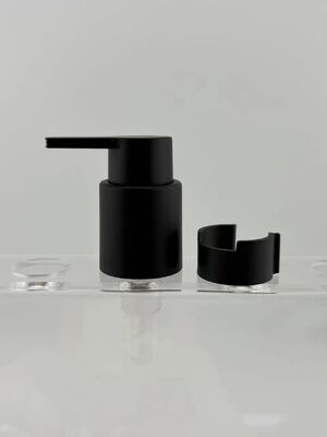 28/410 Pompa krim plastik hitam matte dengan klip untuk kemasan kosmetik