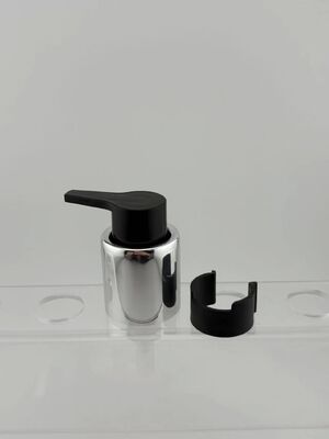 28/410 Pompa krim plastik hitam matte dengan klip untuk kemasan kosmetik