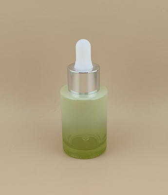 Jelas Perubahan bertahap Botol dropper bulat hijau halus K-GBL30 untuk desain esensi yang disesuaikan